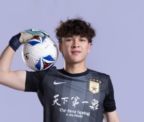 开云-U19国足0比3完败！门将发挥失常，苗润东依然全场隐身