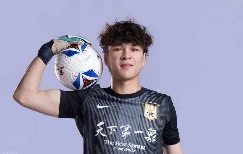 开云-U19国足0比3完败！门将发挥失常，苗润东依然全场隐身
